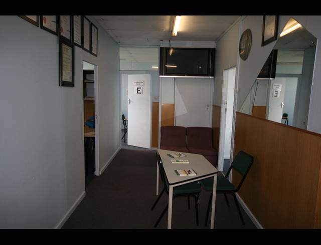 246M² OFFICE TO LET IN BELLVILLE CENTRAL